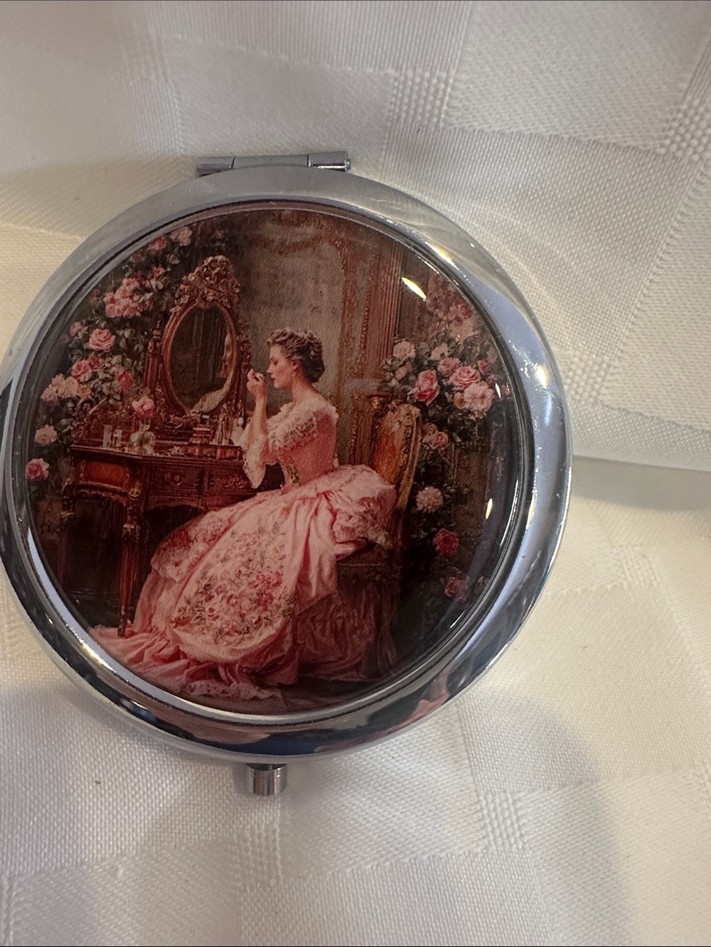 NWOT Victorian Scene Purse Mirror